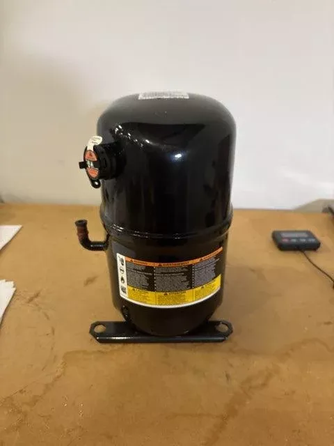 2.5 Ton Single-Stage AC Reciprocating Compressor 220-240/265/50/60/1 R