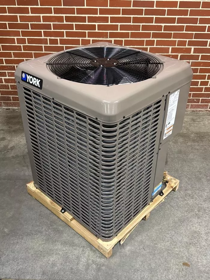 2.5 Ton Single-Stage Split-System Air Conditioner 208-230/60/3 R410A 1