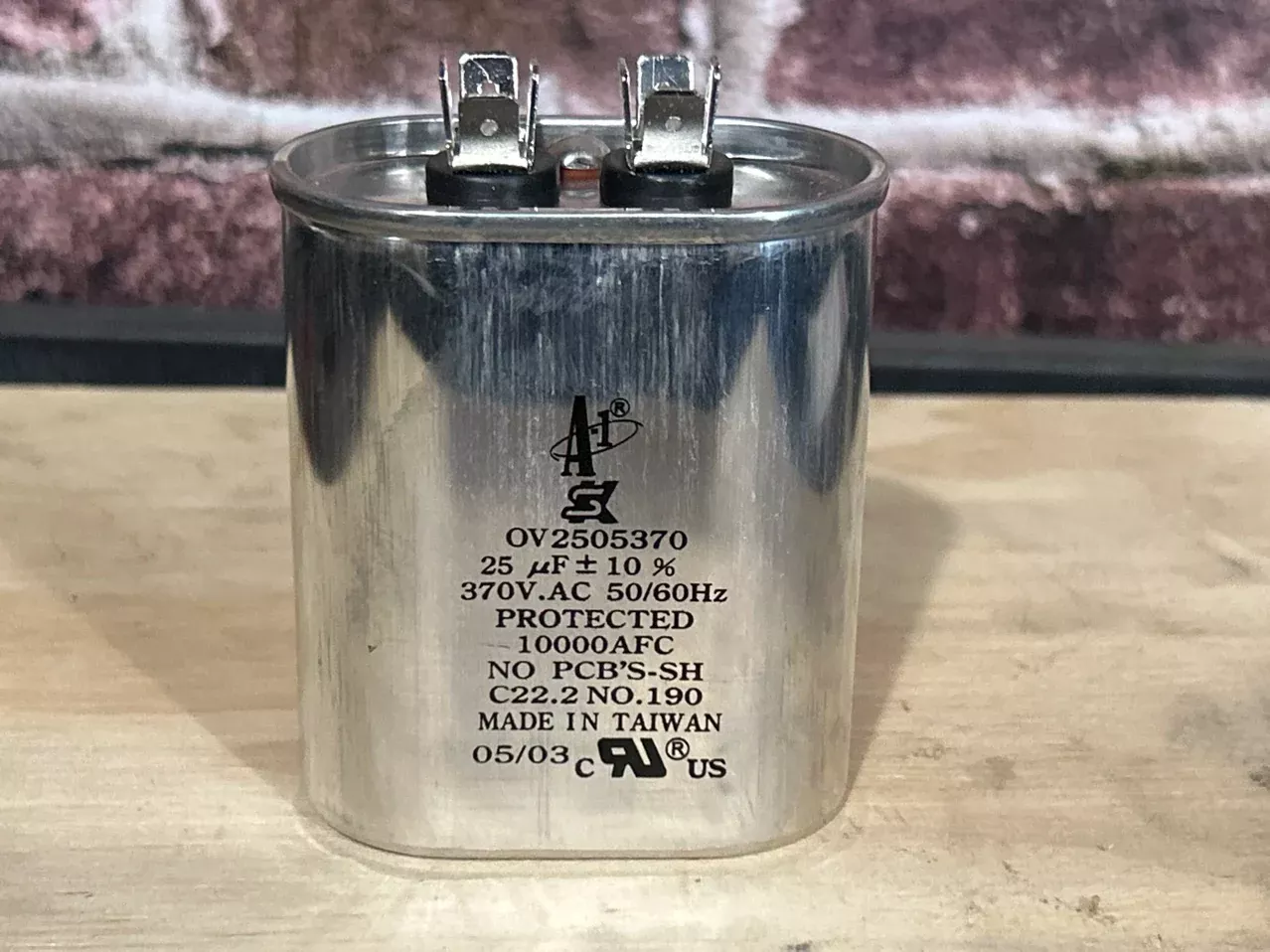 370 VAC, 25MFD 50/60 Hz, Oval Capacitor
